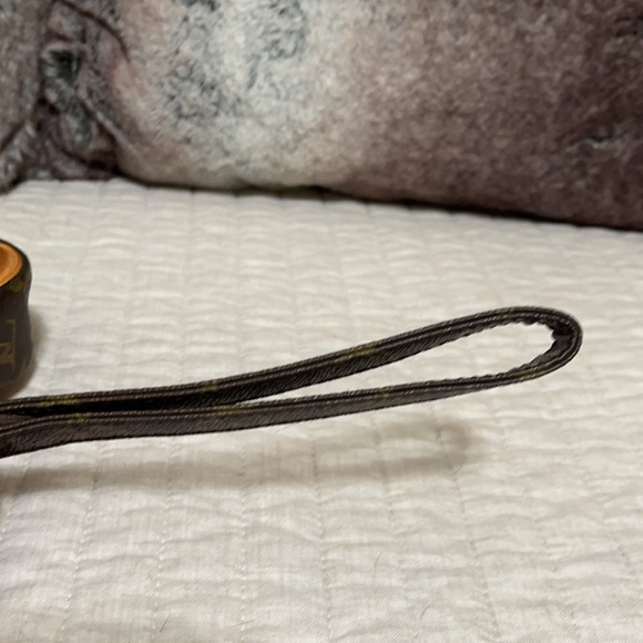 Vintage Louis Vuitton large wristlet - Picture 11 of 16